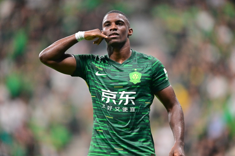 星空体育直播-记者：国安队今天十点启程赴海口冬训，斯帕吉奇、法比奥随队出发